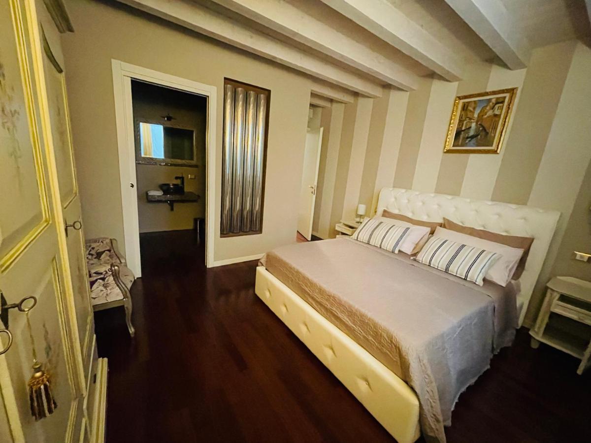 Apartamento Desehouse Desenzano del Garda Exterior foto